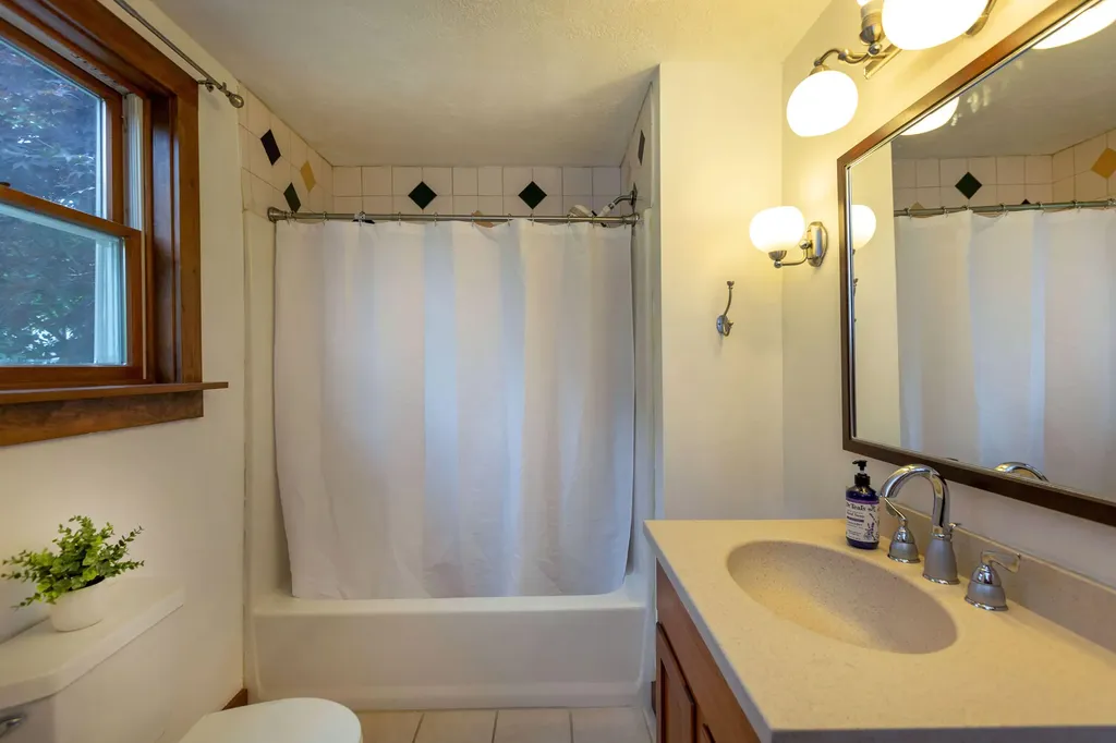 56 Ivanhoe Drive Topsham ME 04086