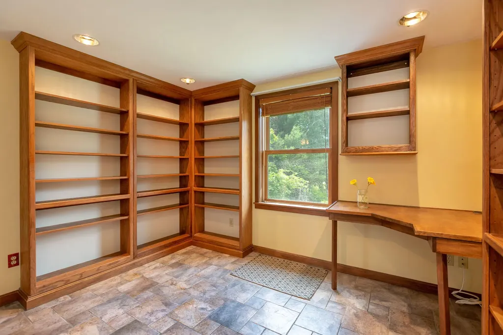 56 Ivanhoe Drive Topsham ME 04086