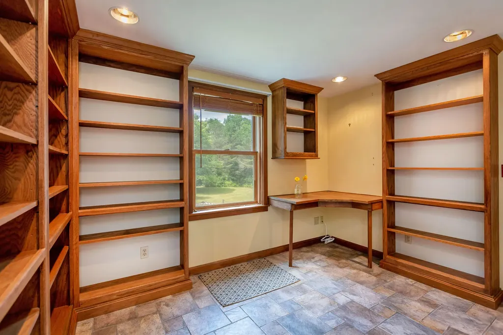 56 Ivanhoe Drive Topsham ME 04086