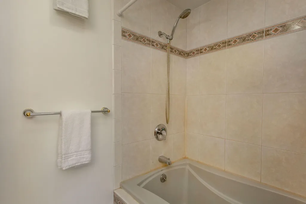 56 Ivanhoe Drive Topsham ME 04086
