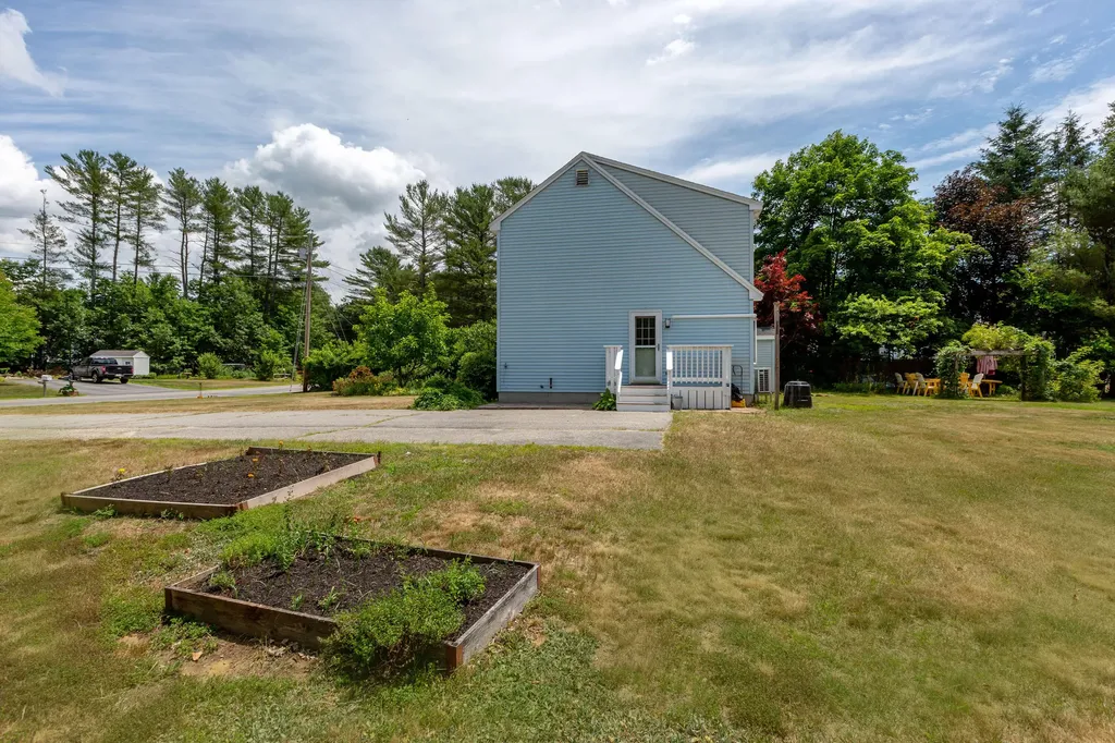 56 Ivanhoe Drive Topsham ME 04086