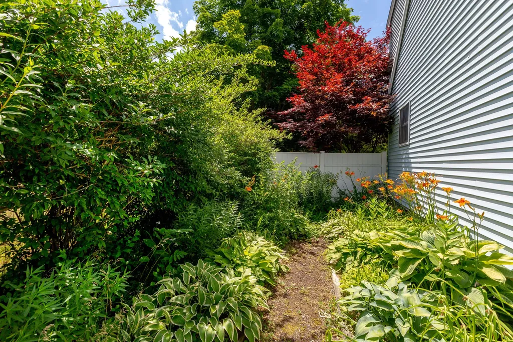 56 Ivanhoe Drive Topsham ME 04086