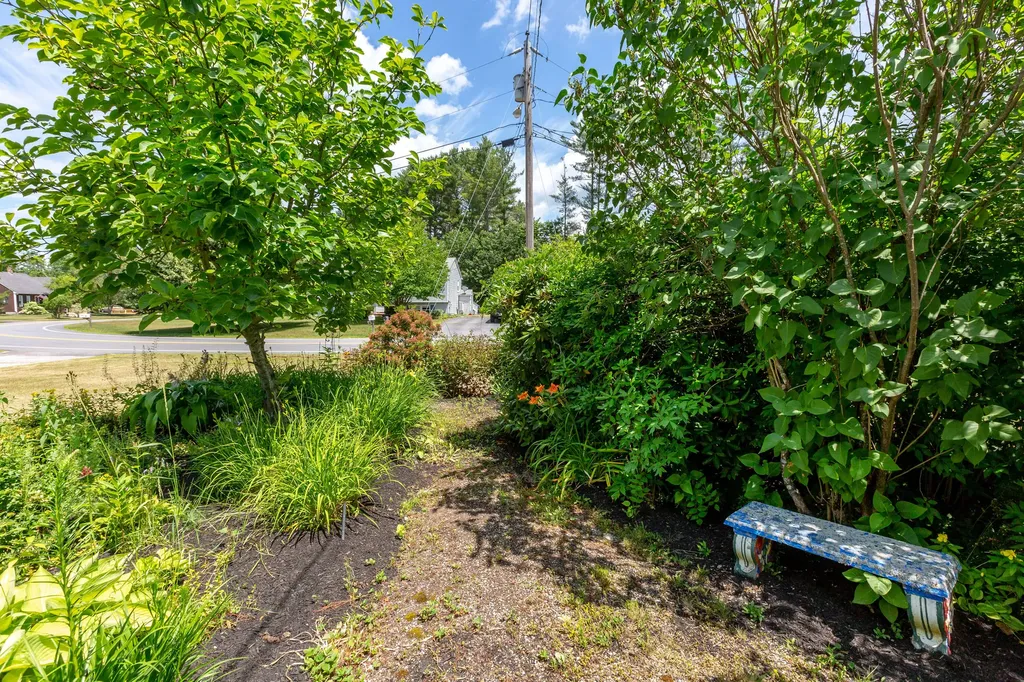 56 Ivanhoe Drive Topsham ME 04086