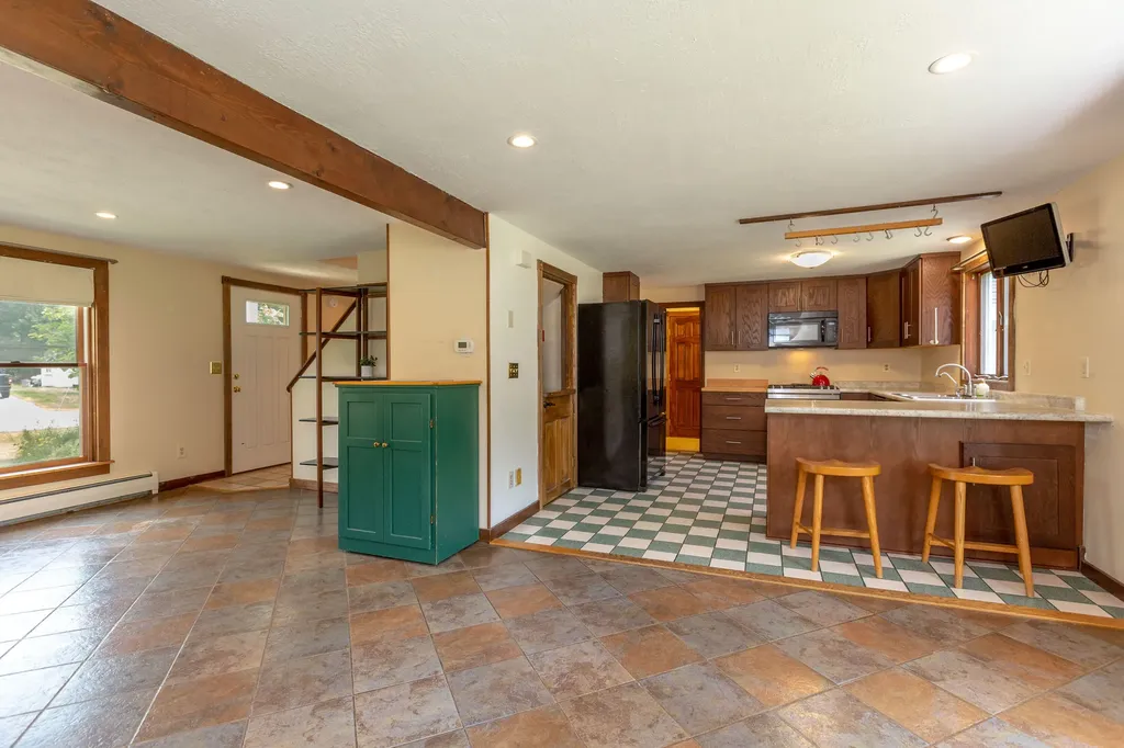 56 Ivanhoe Drive Topsham ME 04086
