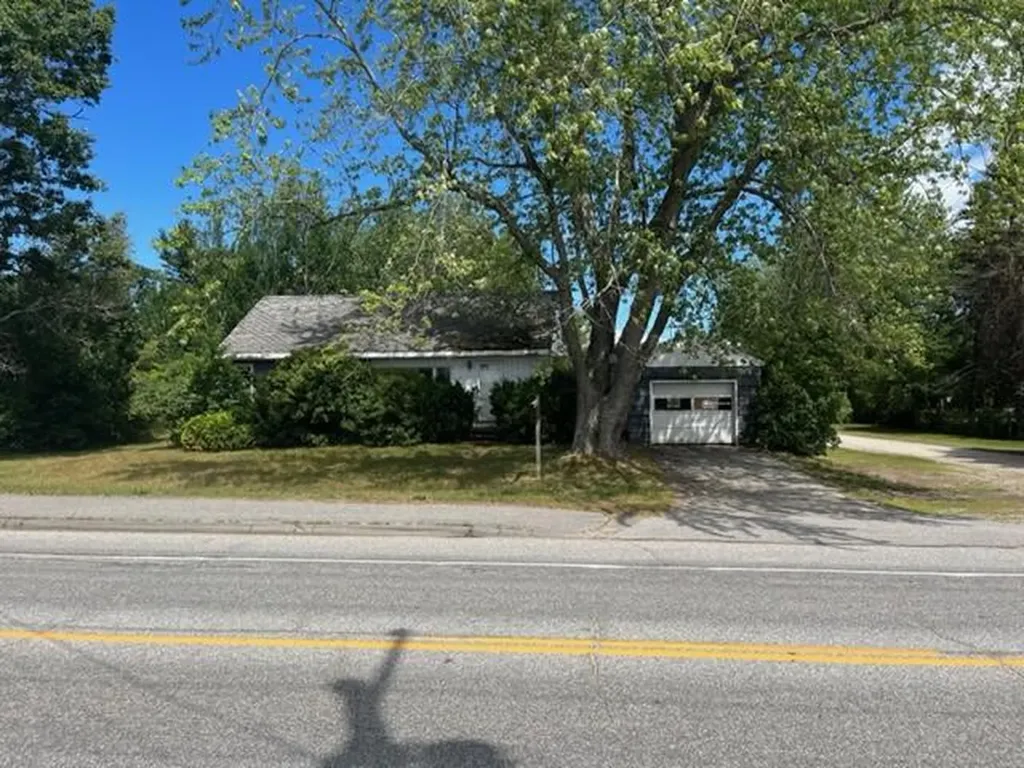 611 Roosevelt Trail Windham ME 04062
