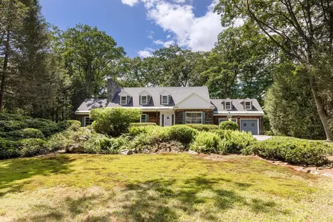 4 Lindenwood Road Cape Elizabeth ME 04107