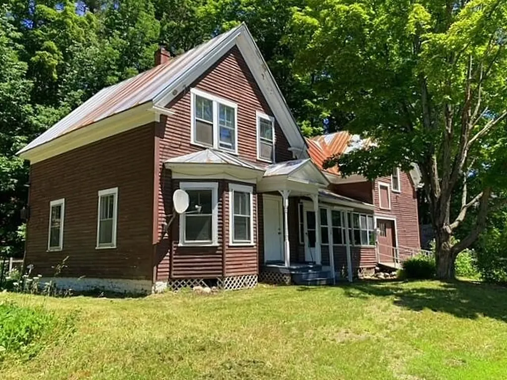 28 Davis Court Wilton ME 04294