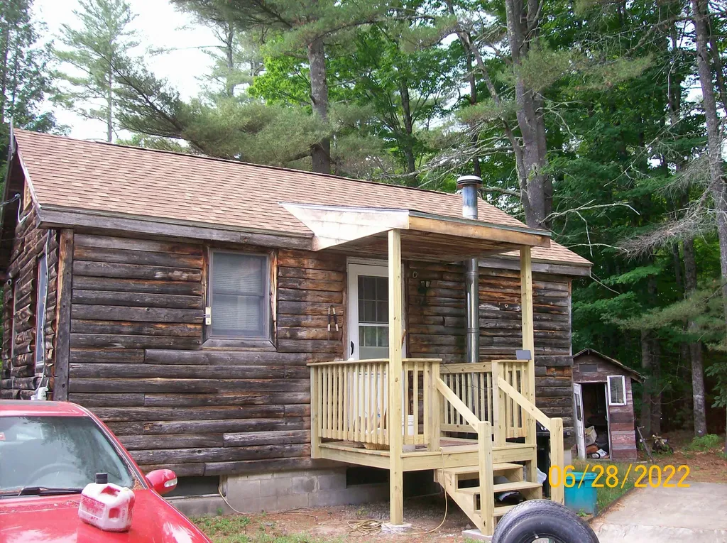 2 Roosevelt Trail Standish ME 04084