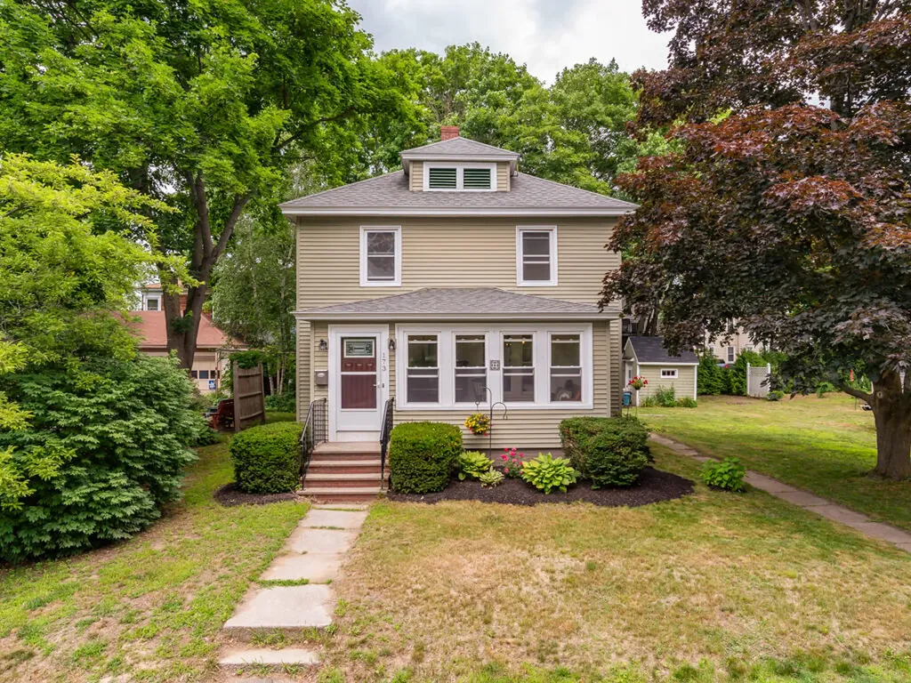 173 Winter Street Auburn ME 04210