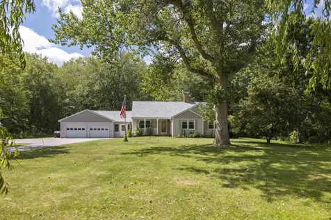 726 Foreside Road Topsham ME 04086