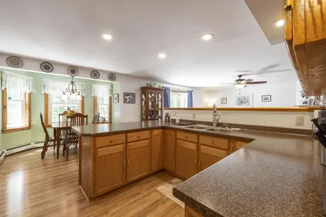 726 Foreside Road Topsham ME 04086