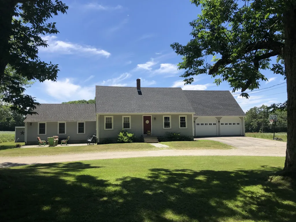 102 Stirling Road Warren ME 04864