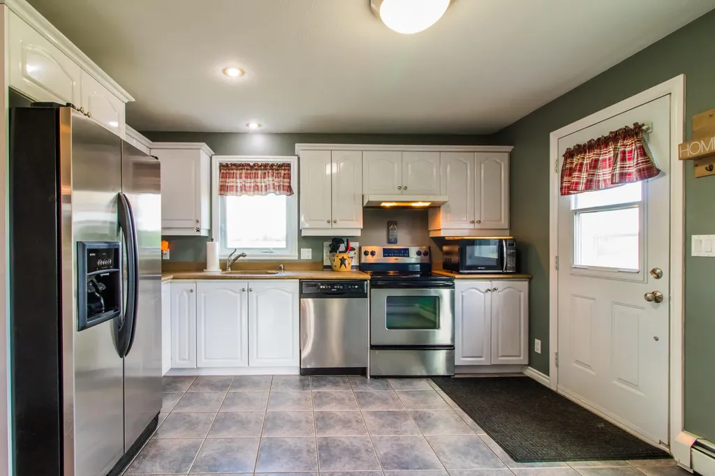24 Rolling Knoll Drive Leeds ME 04263