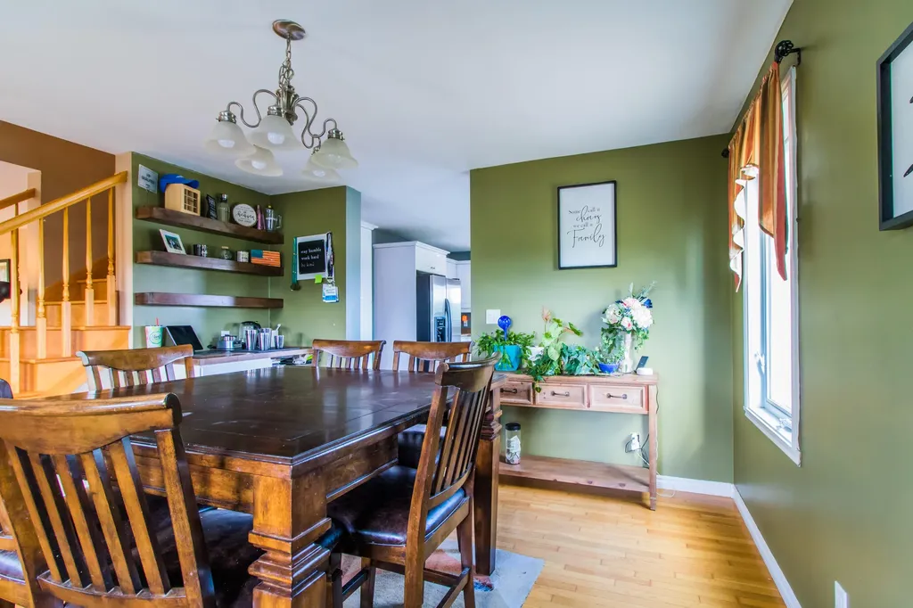 24 Rolling Knoll Drive Leeds ME 04263