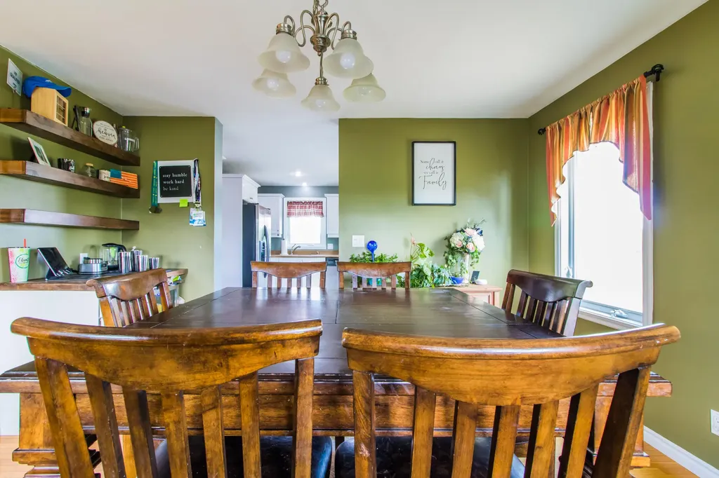 24 Rolling Knoll Drive Leeds ME 04263
