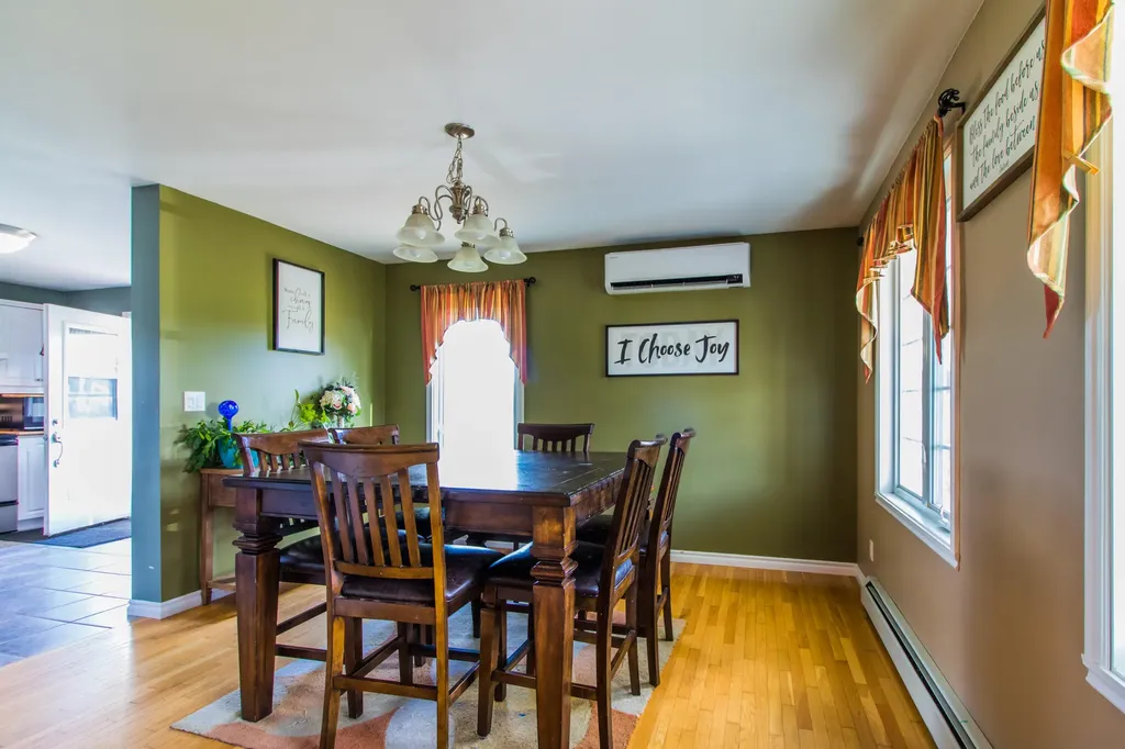 24 Rolling Knoll Drive Leeds ME 04263