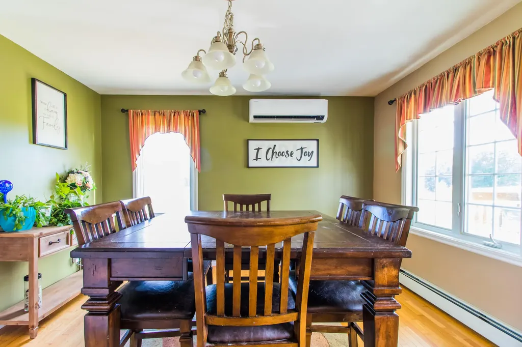 24 Rolling Knoll Drive Leeds ME 04263