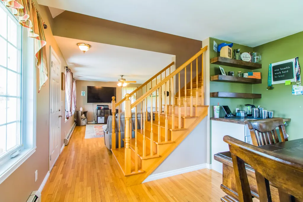 24 Rolling Knoll Drive Leeds ME 04263