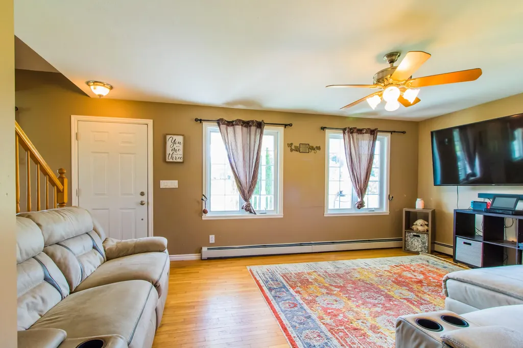 24 Rolling Knoll Drive Leeds ME 04263