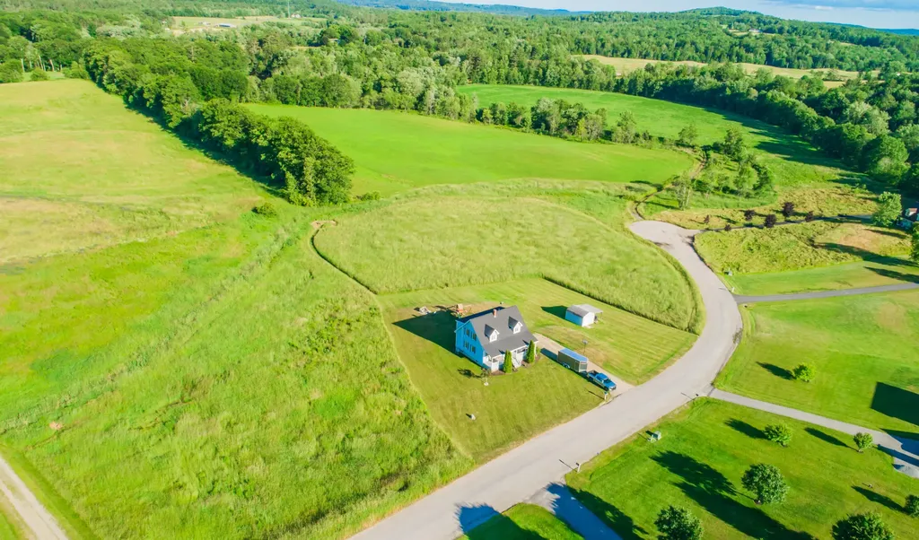 24 Rolling Knoll Drive Leeds ME 04263