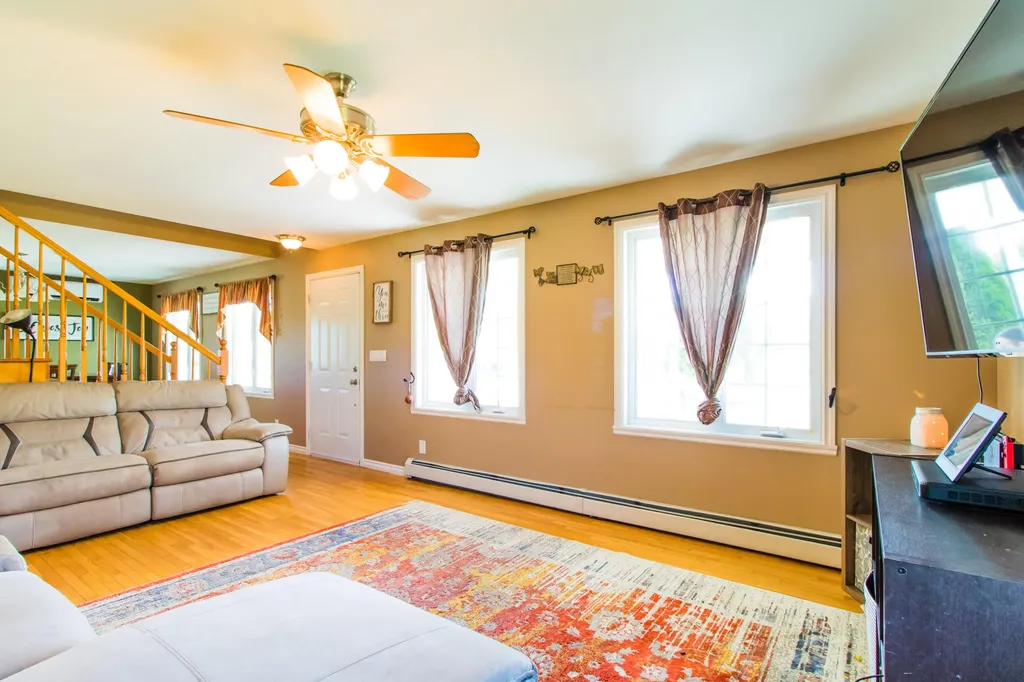 24 Rolling Knoll Drive Leeds ME 04263