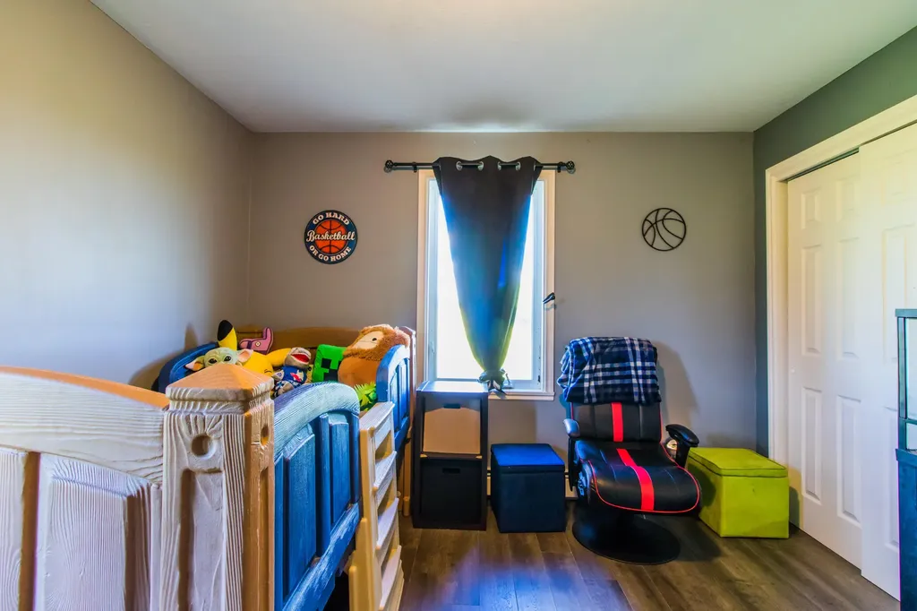 24 Rolling Knoll Drive Leeds ME 04263