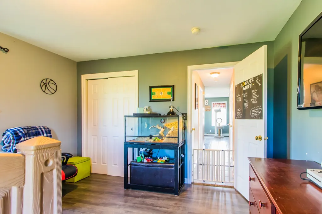 24 Rolling Knoll Drive Leeds ME 04263