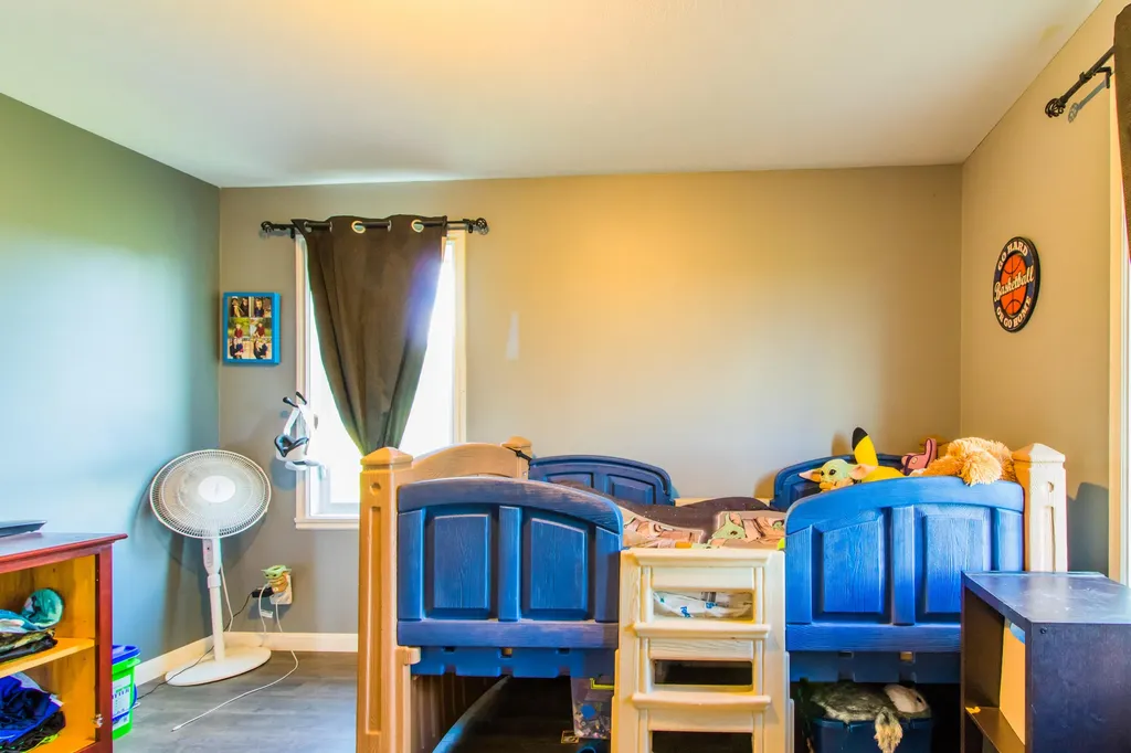 24 Rolling Knoll Drive Leeds ME 04263