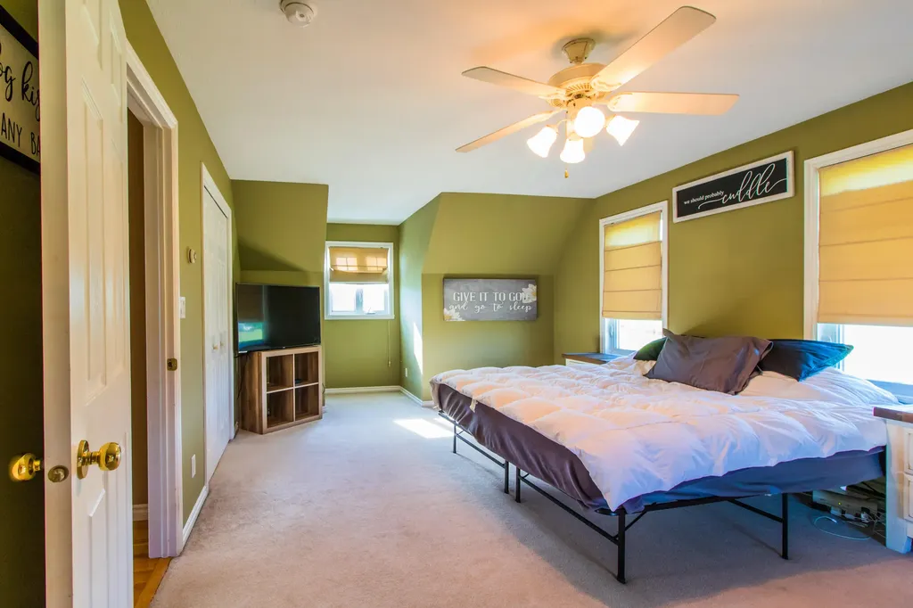 24 Rolling Knoll Drive Leeds ME 04263