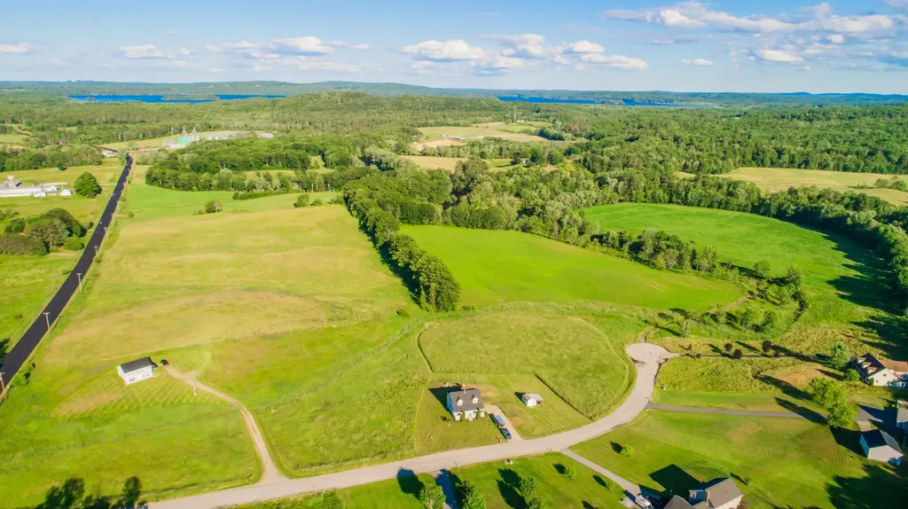 24 Rolling Knoll Drive Leeds ME 04263