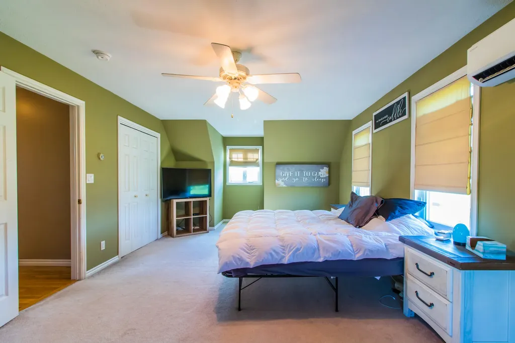 24 Rolling Knoll Drive Leeds ME 04263
