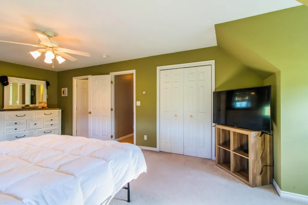 24 Rolling Knoll Drive Leeds ME 04263