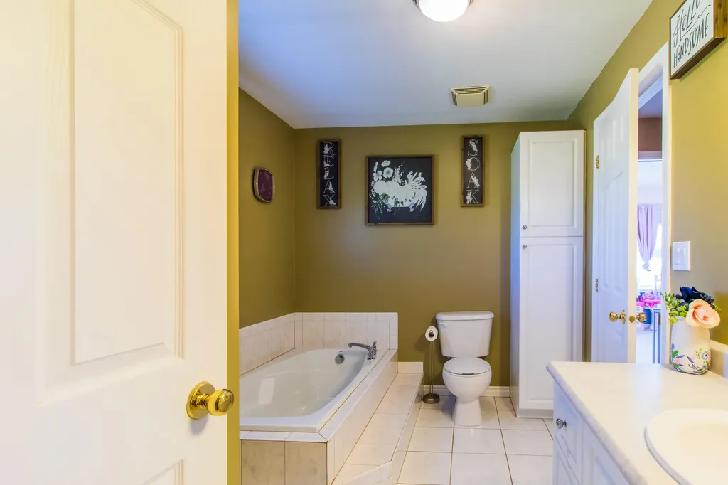 24 Rolling Knoll Drive Leeds ME 04263