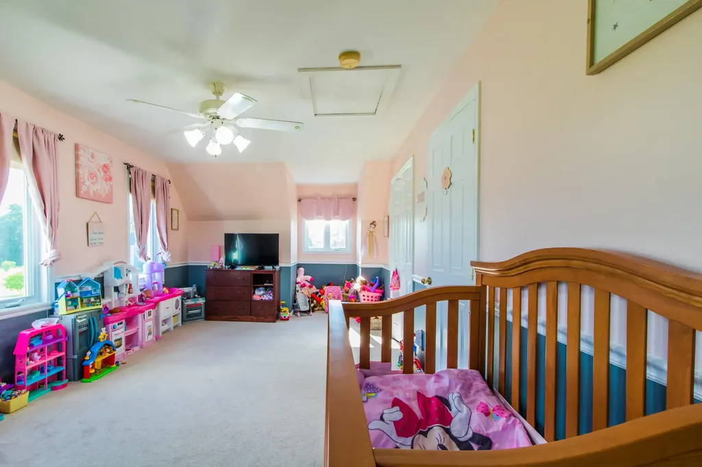 24 Rolling Knoll Drive Leeds ME 04263