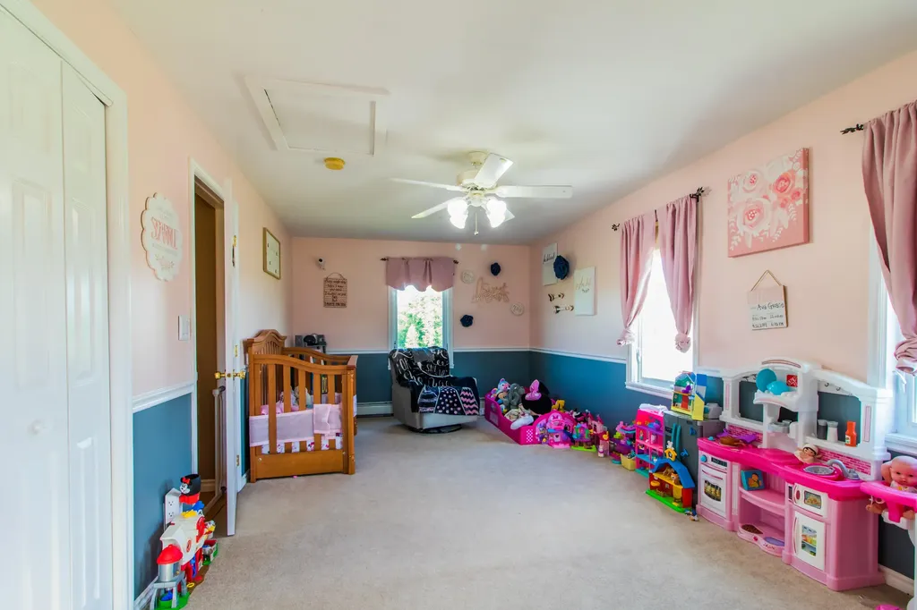 24 Rolling Knoll Drive Leeds ME 04263