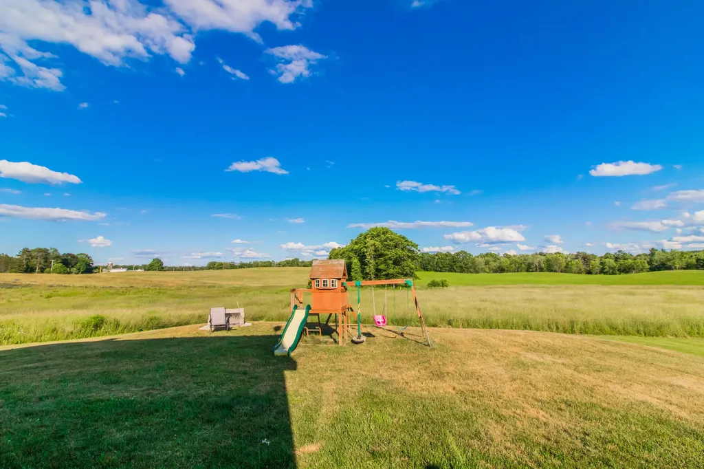 24 Rolling Knoll Drive Leeds ME 04263