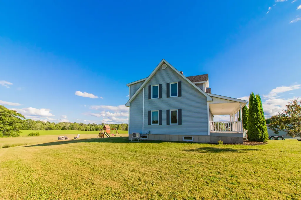 24 Rolling Knoll Drive Leeds ME 04263