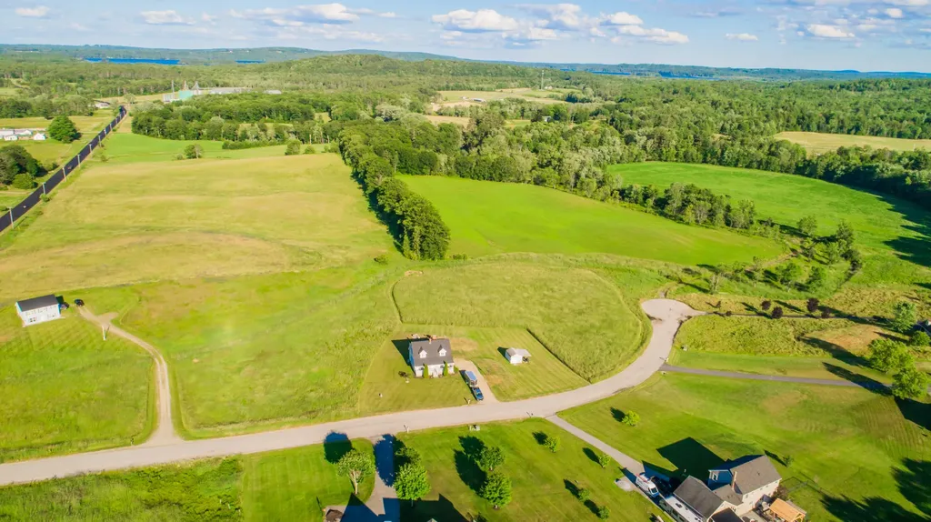 24 Rolling Knoll Drive Leeds ME 04263