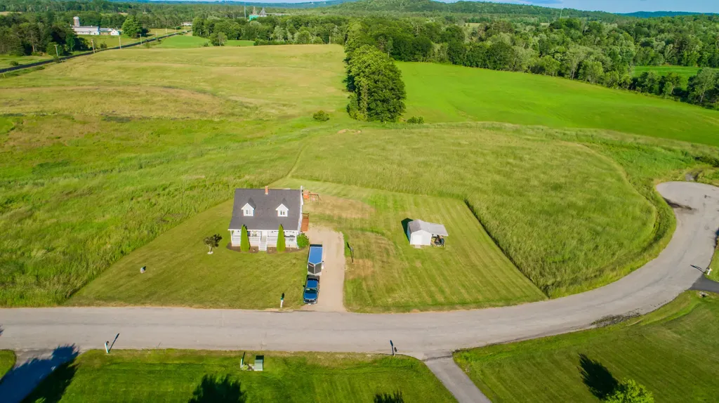 24 Rolling Knoll Drive Leeds ME 04263