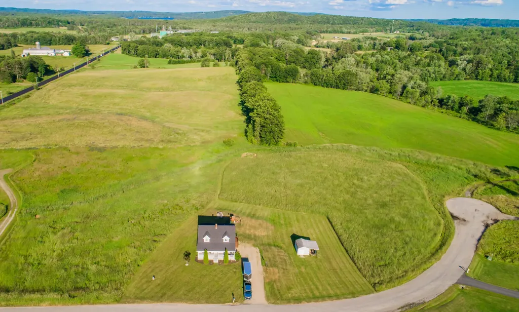 24 Rolling Knoll Drive Leeds ME 04263