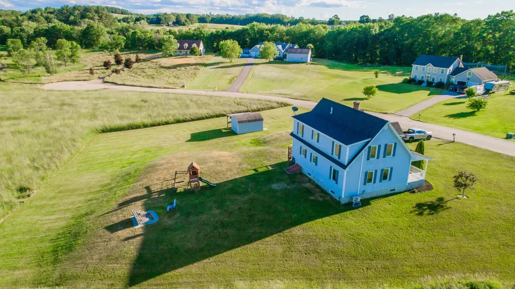 24 Rolling Knoll Drive Leeds ME 04263