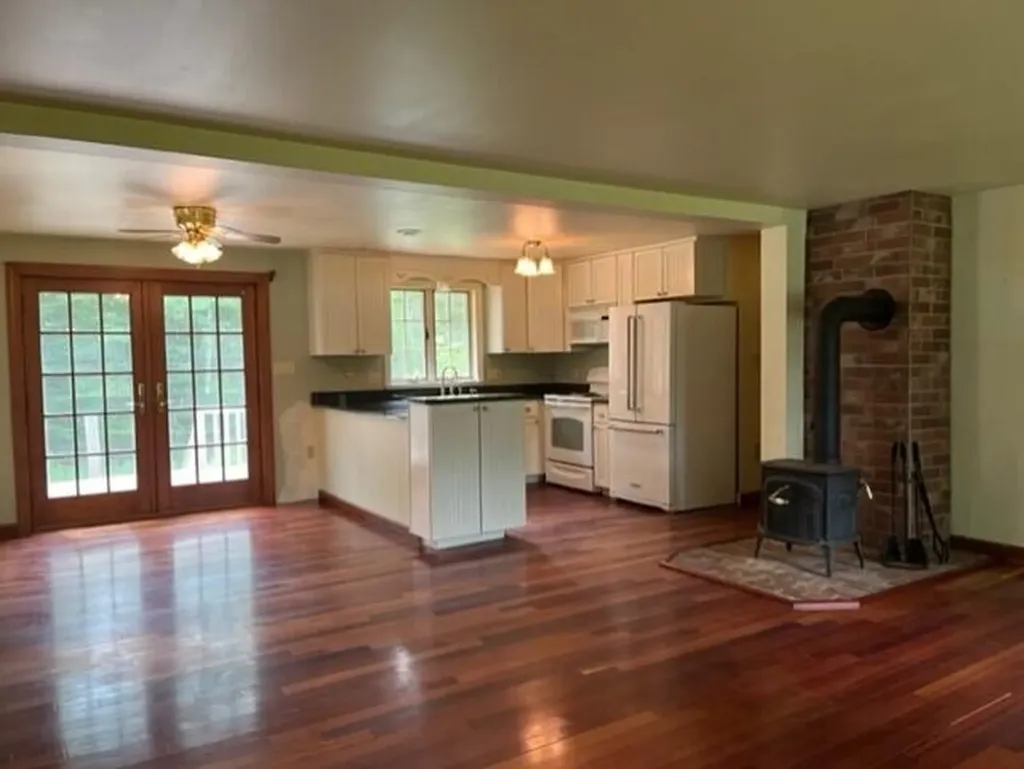 213 Bayside W Owls Head ME 04854