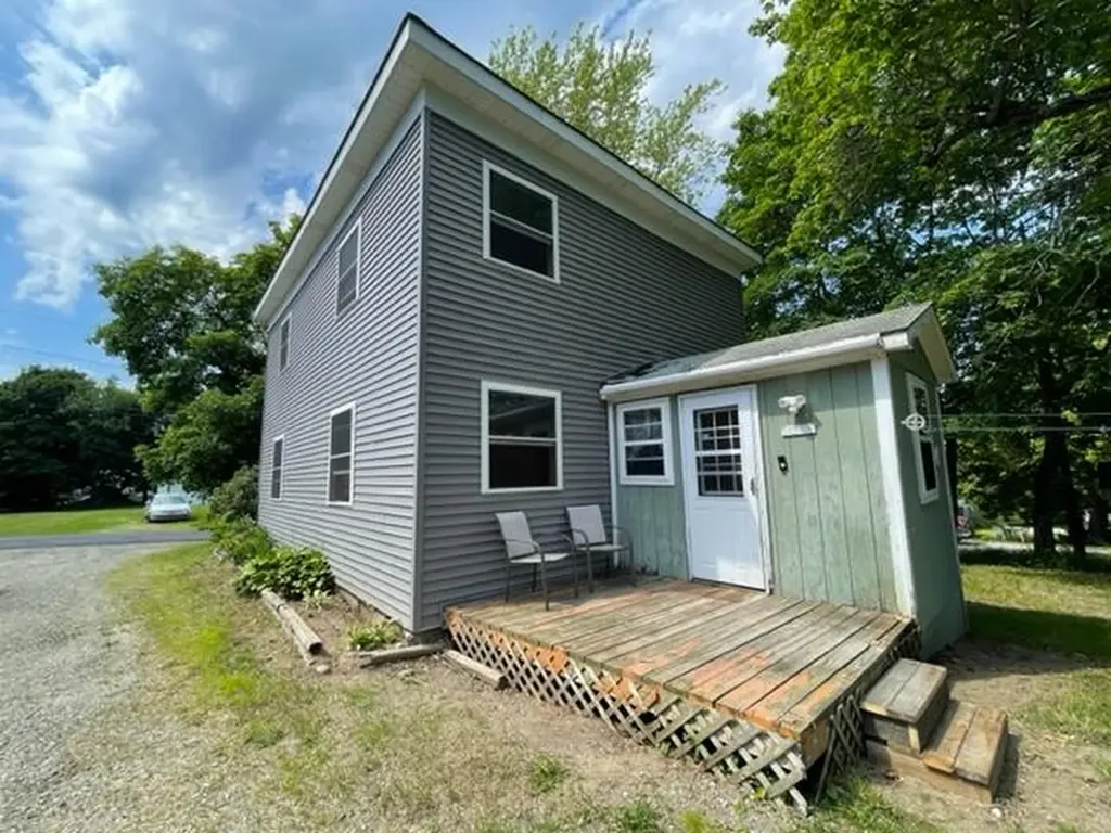 90 Swan Street Calais ME 04619
