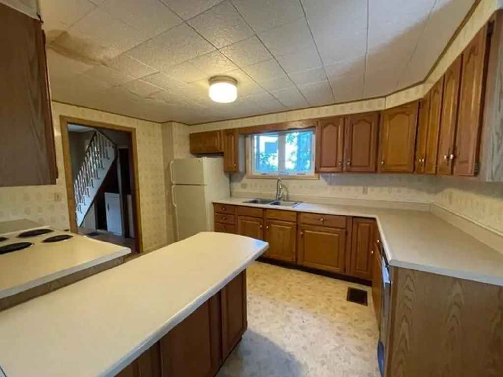 90 Swan Street Calais ME 04619