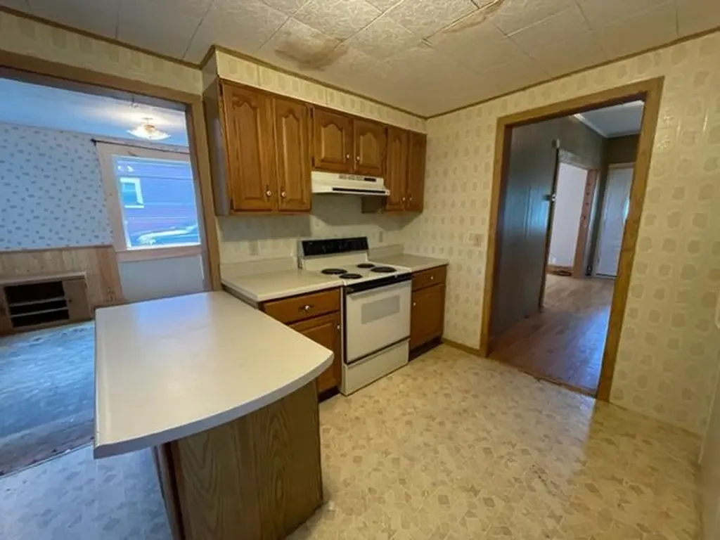 90 Swan Street Calais ME 04619