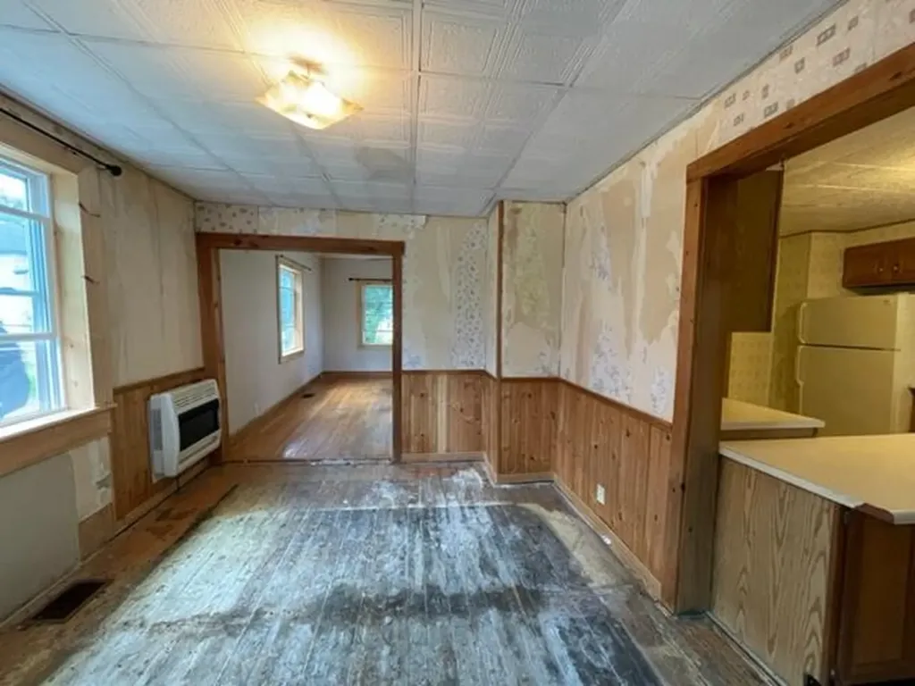 90 Swan Street Calais ME 04619