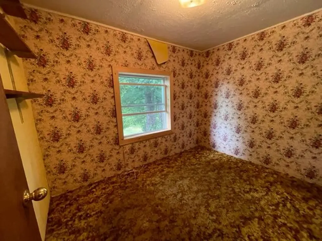 90 Swan Street Calais ME 04619