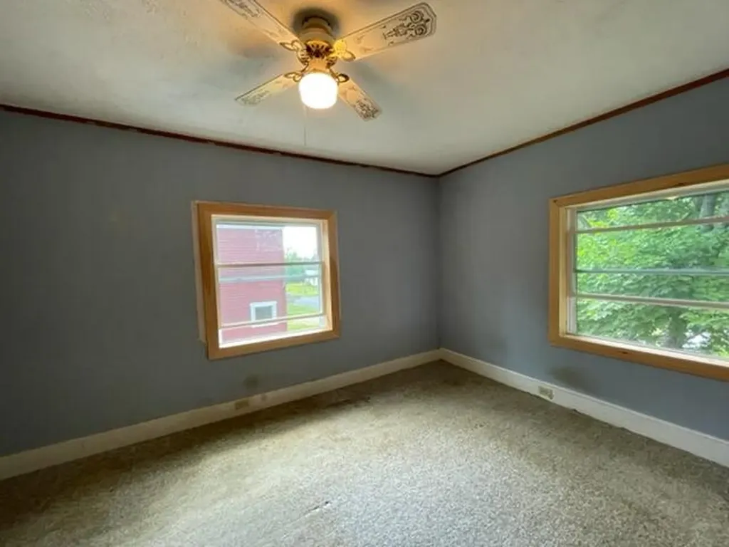 90 Swan Street Calais ME 04619