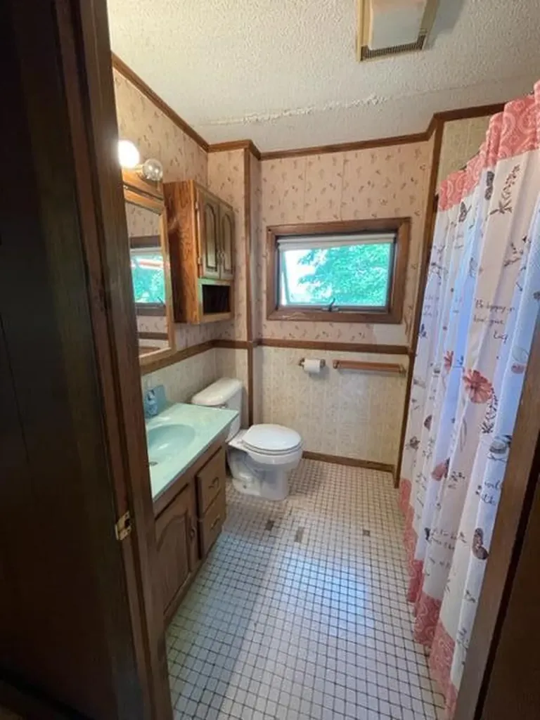 90 Swan Street Calais ME 04619