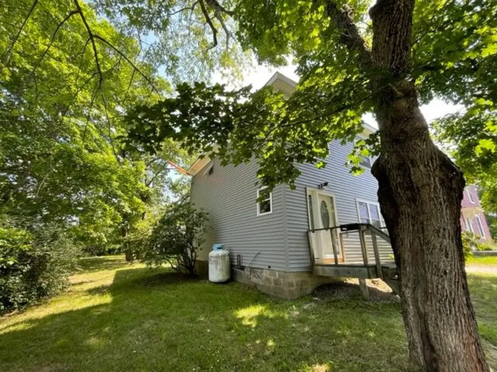 90 Swan Street Calais ME 04619